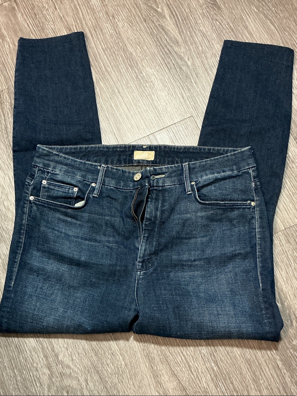 Mother Jeans. Size 31. Inseam 26”. Women's Dark Blue Stretch Denim Jeans
